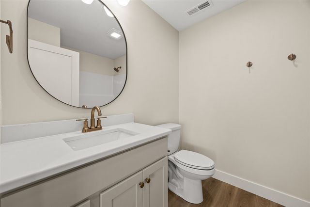 980 17th Ave SW, Mt Vernon, IA 52314