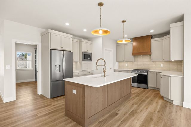 980 17th Ave SW, Mt Vernon, IA 52314