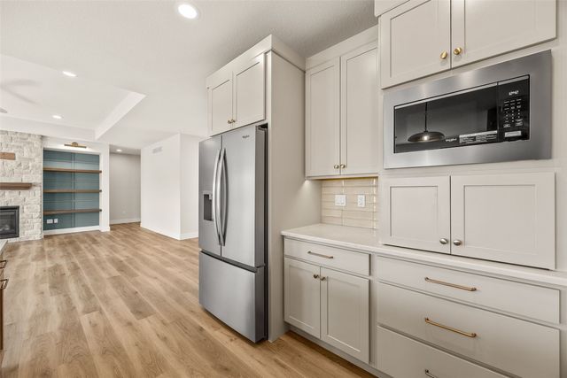 980 17th Ave SW, Mt Vernon, IA 52314