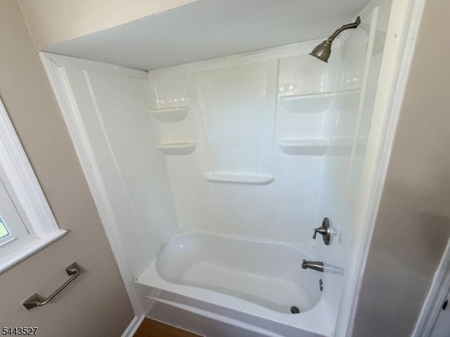 1642 Park St, Rahway City, NJ 07065