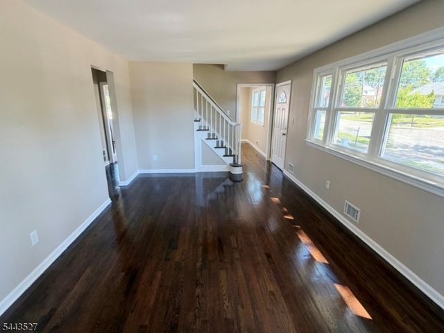 1642 Park St, Rahway City, NJ 07065