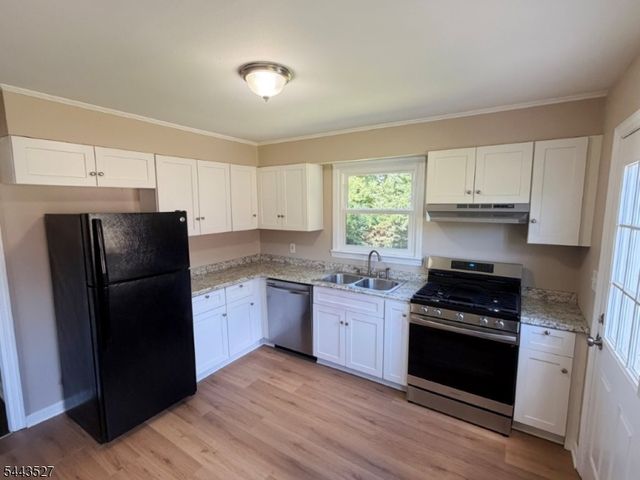 1642 Park St, Rahway City, NJ 07065