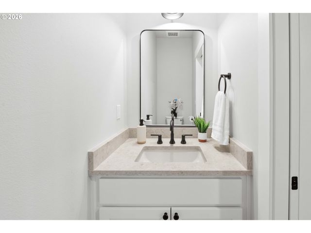 2200 Se TIMBER COUNTRY Dr, Warrenton, OR 97146