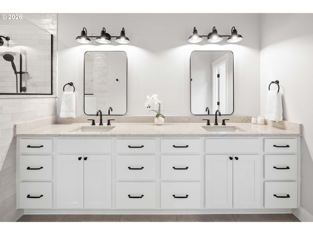 2200 Se TIMBER COUNTRY Dr, Warrenton, OR 97146