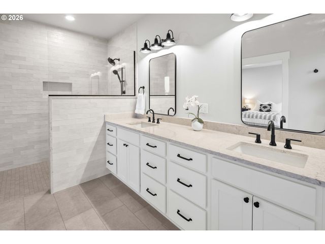 2200 Se TIMBER COUNTRY Dr, Warrenton, OR 97146