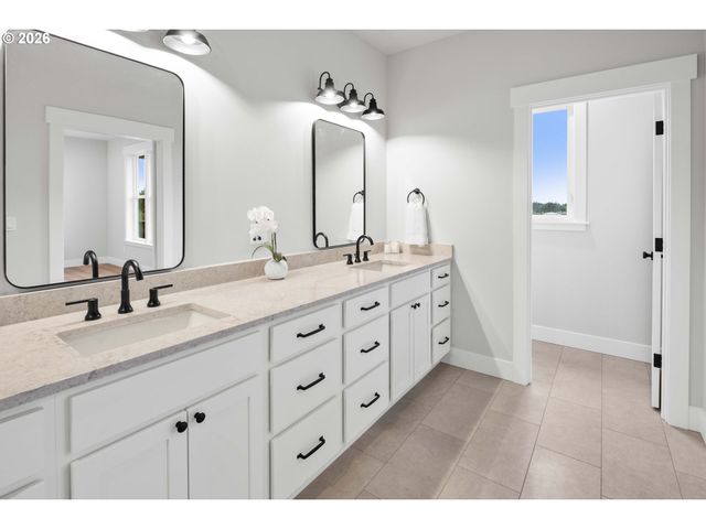 2200 Se TIMBER COUNTRY Dr, Warrenton, OR 97146