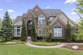 57201 Meadowcreek Circle S, Lyon Charter Township, MI 48178