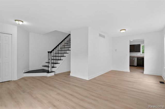 3457 Ashburnam, Ann Arbor, MI 48105