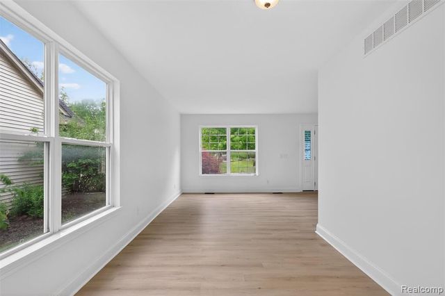 3457 Ashburnam, Ann Arbor, MI 48105