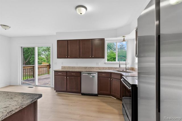 3457 Ashburnam, Ann Arbor, MI 48105