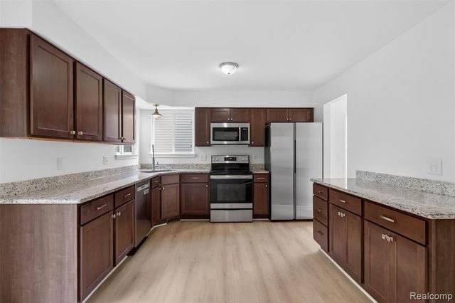 3457 Ashburnam, Ann Arbor, MI 48105