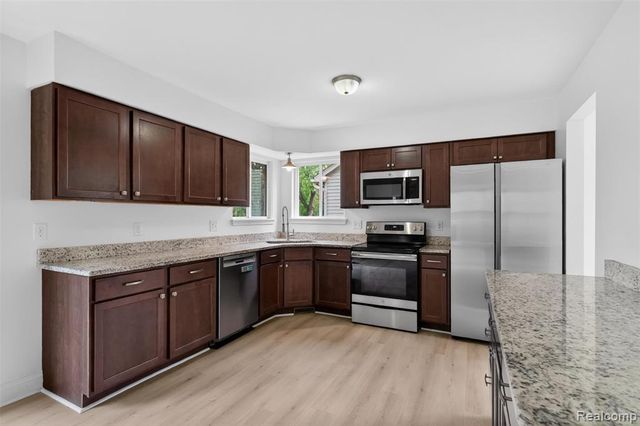 3457 Ashburnam, Ann Arbor, MI 48105