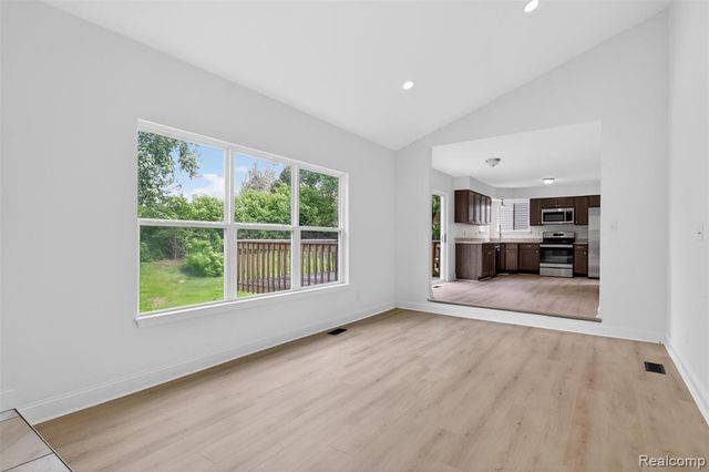 3457 Ashburnam, Ann Arbor, MI 48105