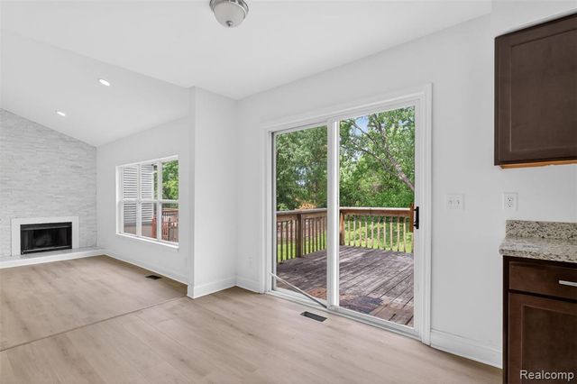 3457 Ashburnam, Ann Arbor, MI 48105