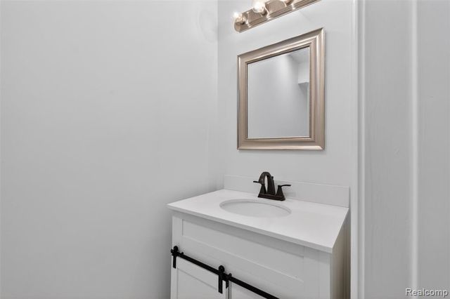 3457 Ashburnam, Ann Arbor, MI 48105