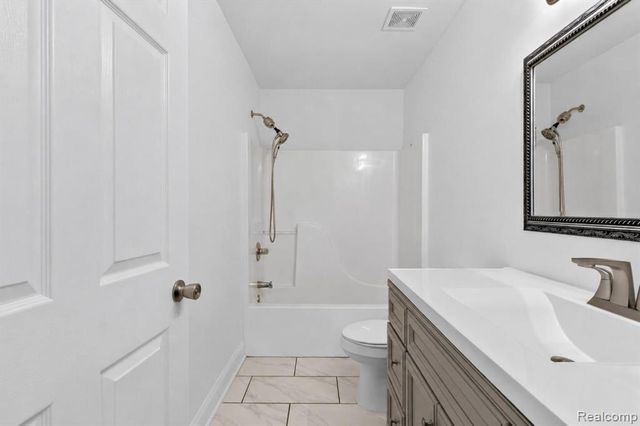 3457 Ashburnam, Ann Arbor, MI 48105