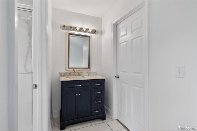 3457 Ashburnam, Ann Arbor, MI 48105