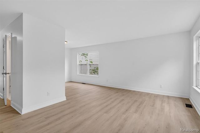 3457 Ashburnam, Ann Arbor, MI 48105