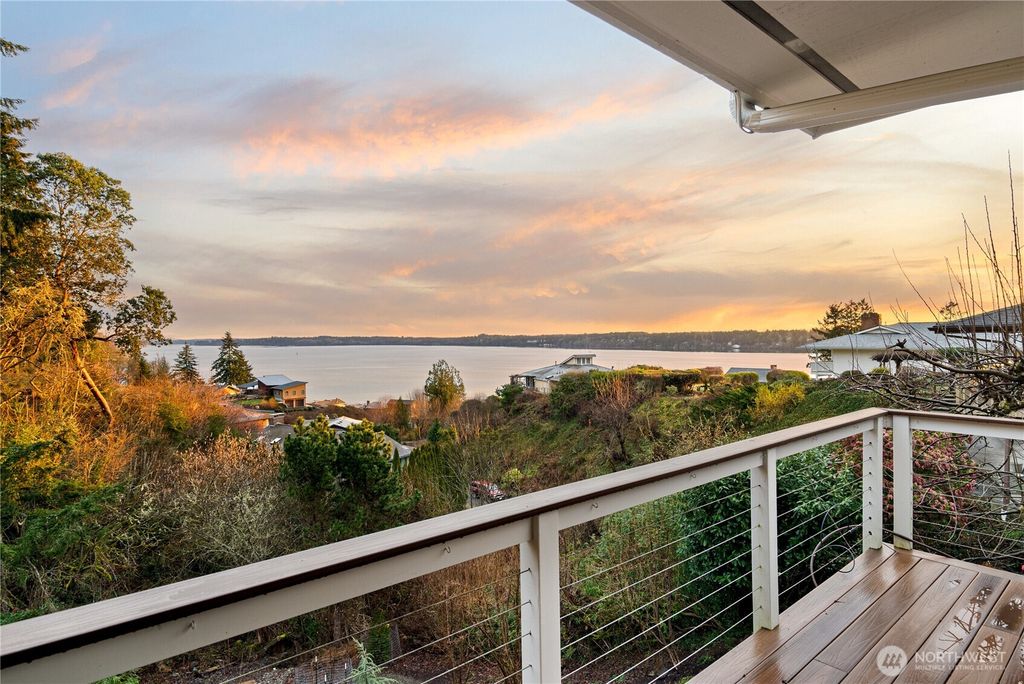 2222 Old Port Court NW, Olympia, WA 98502