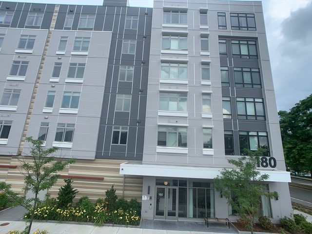 180 Telford St 213, Boston, MA 02135