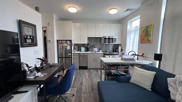 180 Telford St 213, Boston, MA 02135