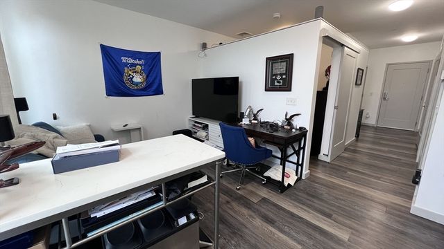 180 Telford St 213, Boston, MA 02135