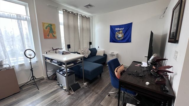 180 Telford St 213, Boston, MA 02135