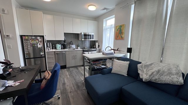 180 Telford St 213, Boston, MA 02135