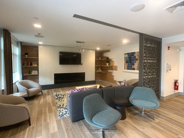 180 Telford St 213, Boston, MA 02135