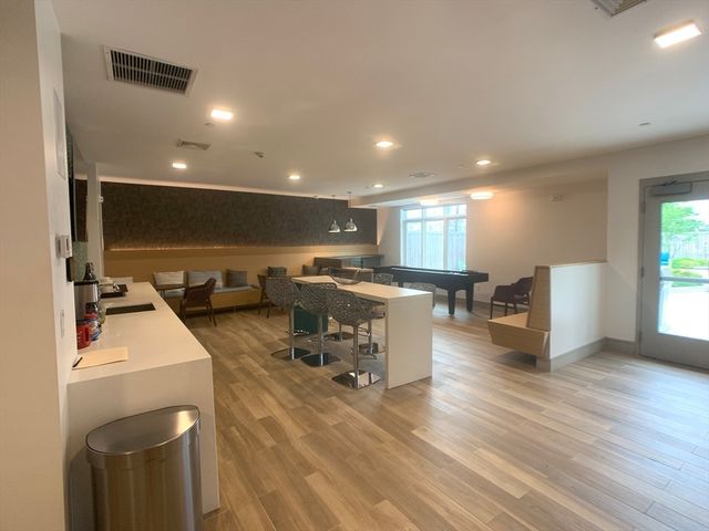 180 Telford St 213, Boston, MA 02135