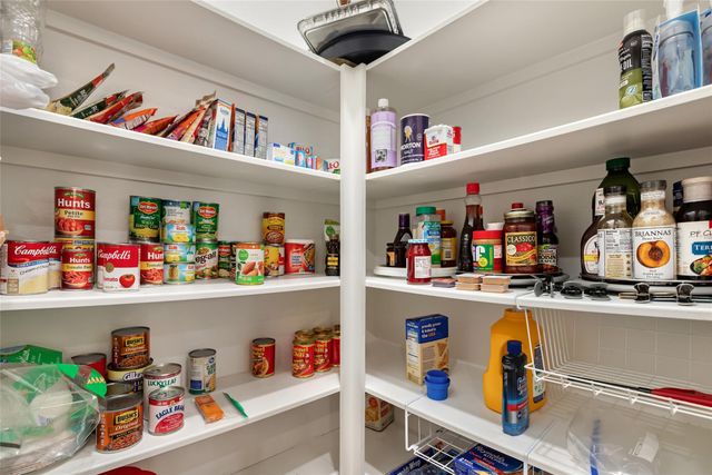 5827 Banfield Canyon Lane, Houston, TX 77365