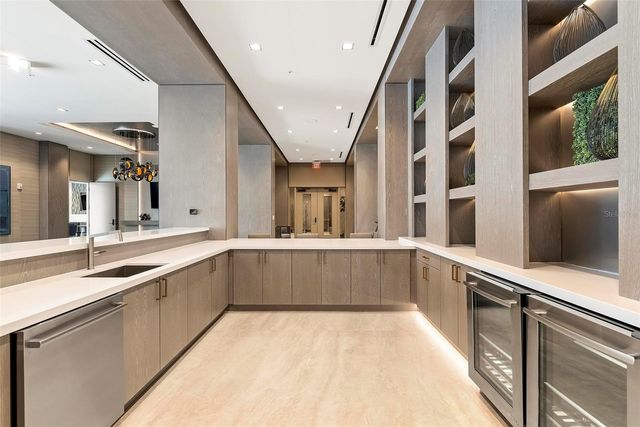 111 S PINEAPPLE AVENUE 719, Sarasota, FL 34236