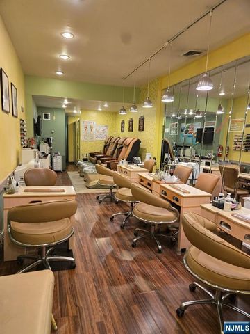 7 W Railroad, Tenafly, NJ 07670