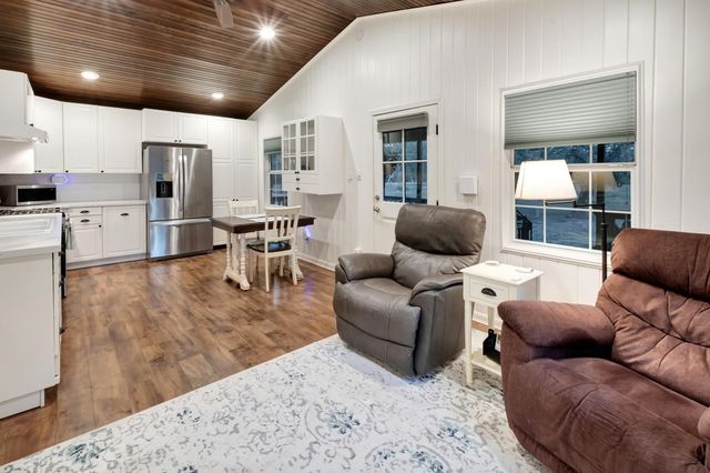 413 Private Road 1051, Hallettsville, TX 77964