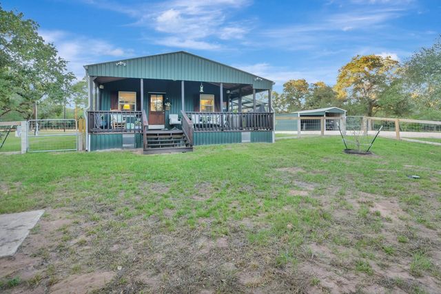 413 Private Road 1051, Hallettsville, TX 77964