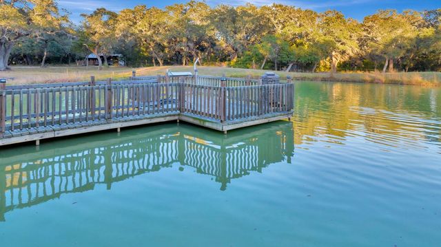 413 Private Road 1051, Hallettsville, TX 77964