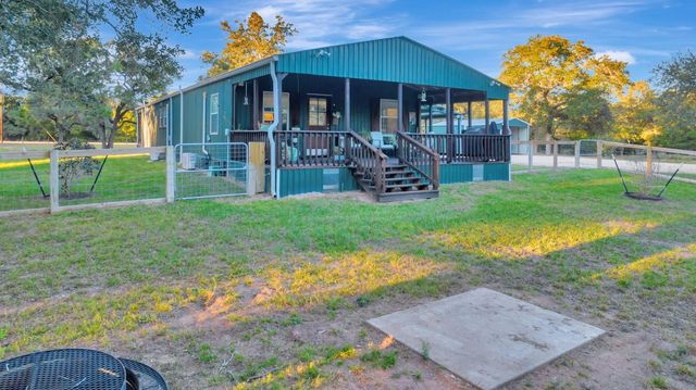 413 Private Road 1051, Hallettsville, TX 77964