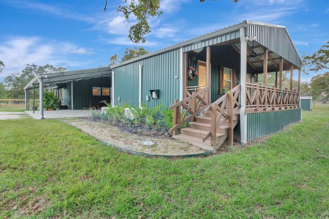 413 Private Road 1051, Hallettsville, TX 77964