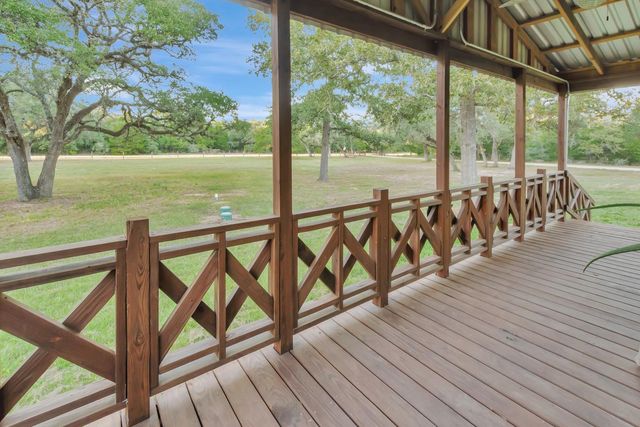 413 Private Road 1051, Hallettsville, TX 77964