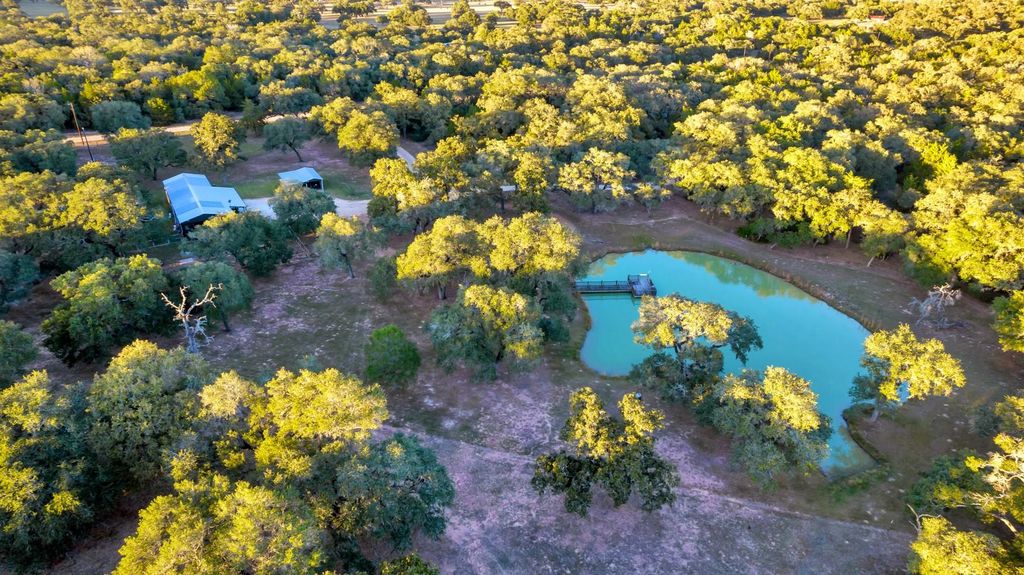 413 Private Road 1051, Hallettsville, TX 77964