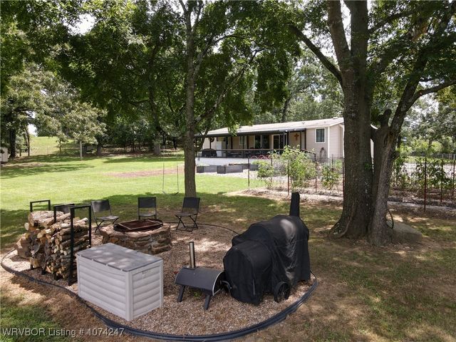 1347 White Oak Road, Waldron, AR 72958