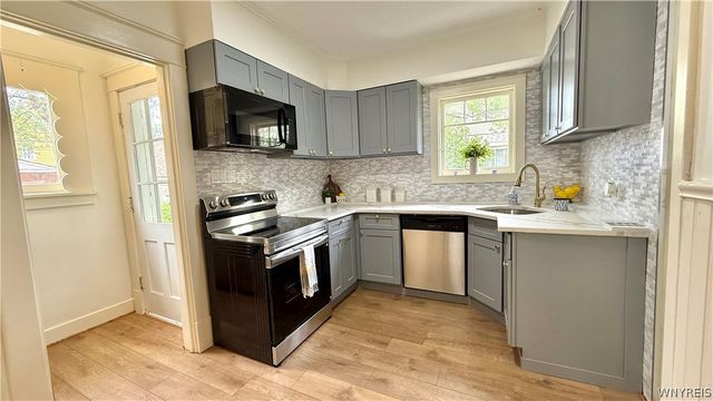 75 West Hazeltine Avenue, Tonawanda, NY 14217