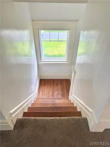 75 West Hazeltine Avenue, Tonawanda, NY 14217