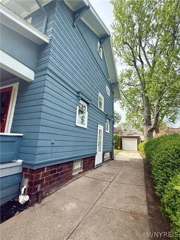 75 West Hazeltine Avenue, Tonawanda, NY 14217