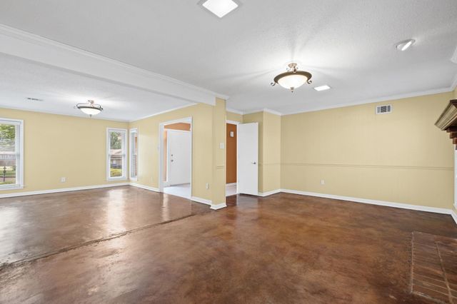2174 MONTEGO DR, Memphis, TN 38016