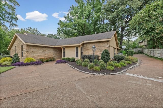 2174 MONTEGO DR, Memphis, TN 38016