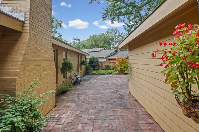 2174 MONTEGO DR, Memphis, TN 38016