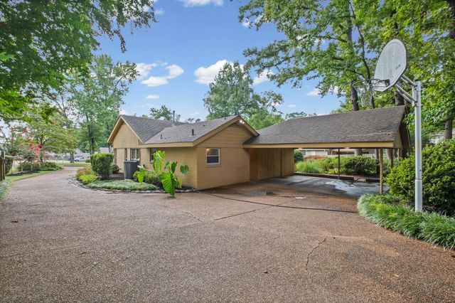 2174 MONTEGO DR, Memphis, TN 38016