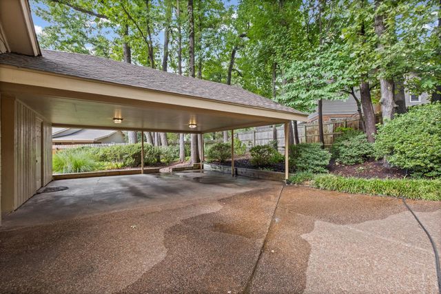 2174 MONTEGO DR, Memphis, TN 38016