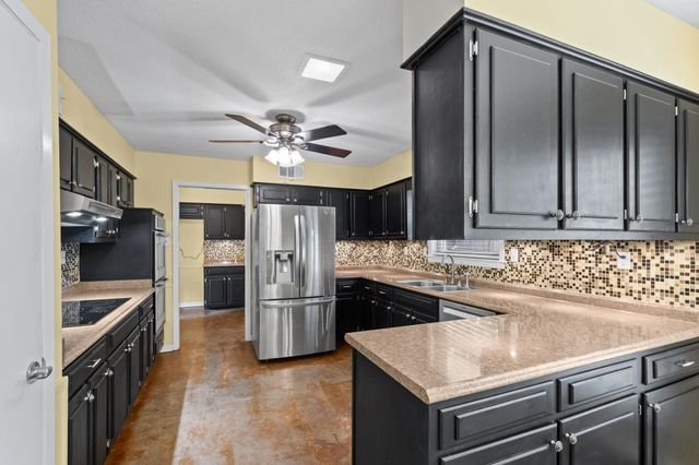 2174 MONTEGO DR, Memphis, TN 38016